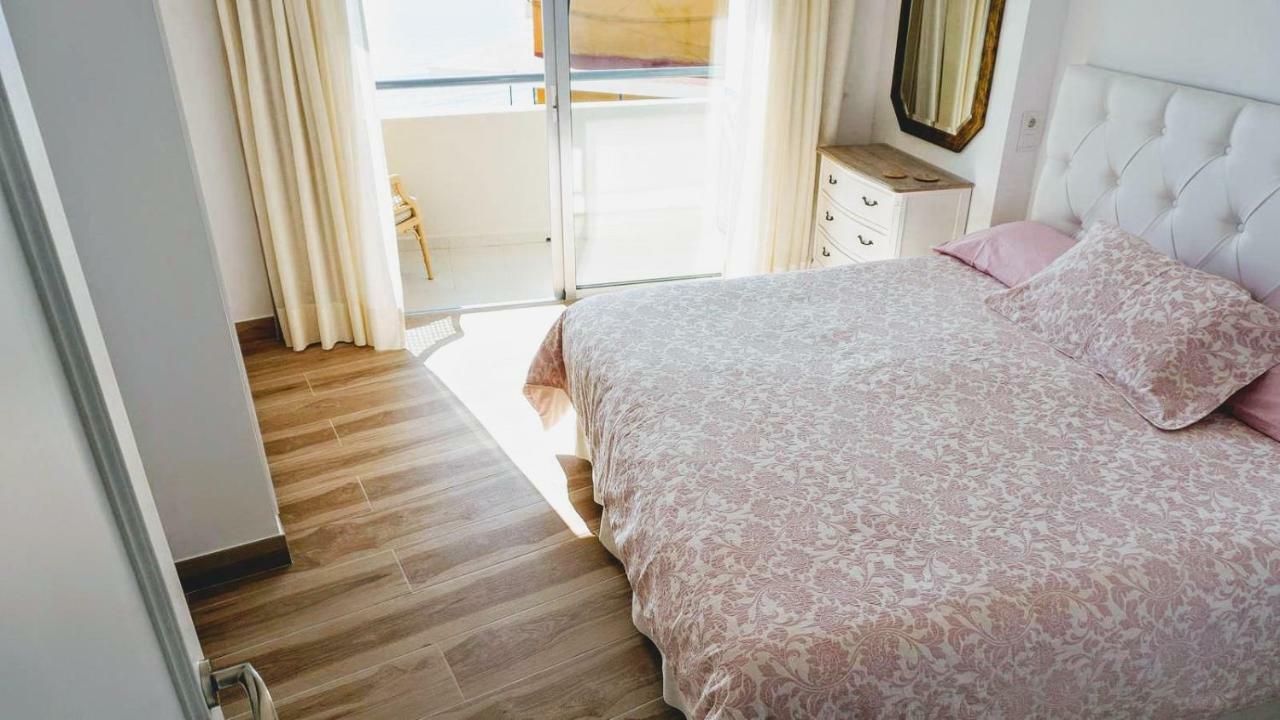 Beachfront Apartment In Fuengirola With Sea Views Zewnętrze zdjęcie